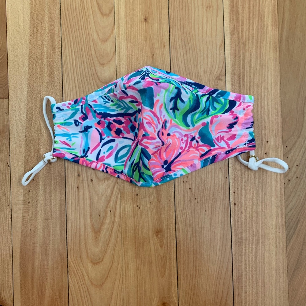 Lilly Pulitzer Face Mask - Picture 1 of 2